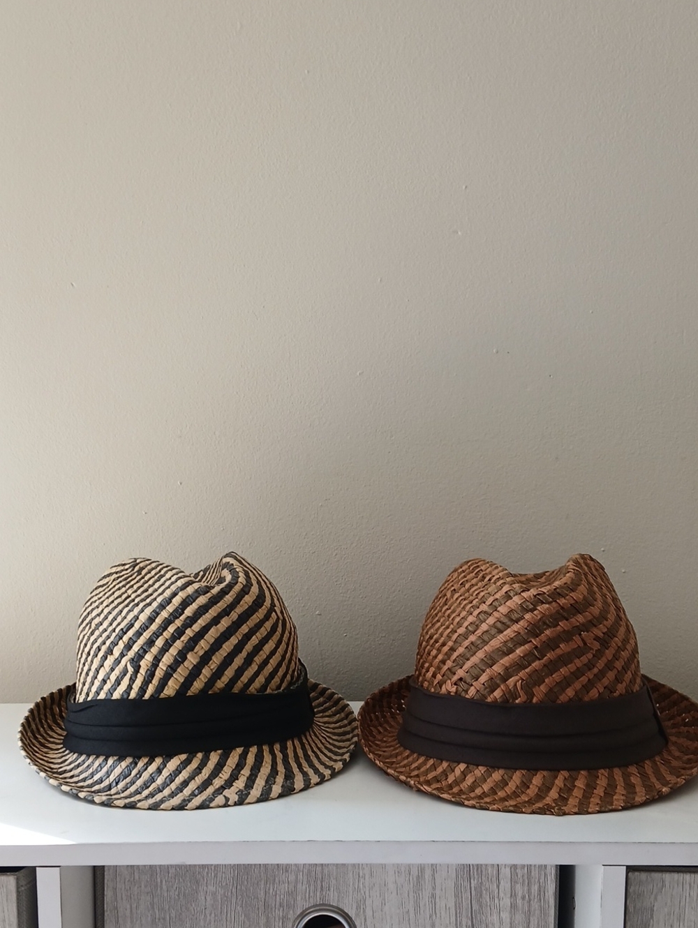Men's Two-Tone Straw Fedora Hat with Black Band